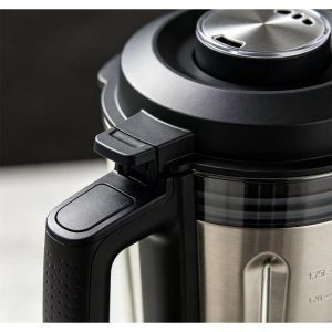 1.75L Quiet Self-Cleaning Blender image 3